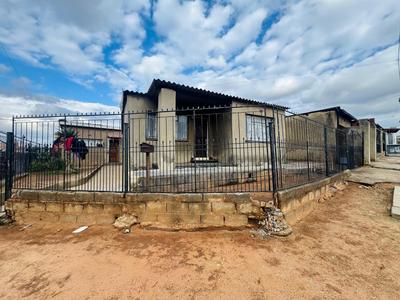 House For Sale in Diepkloof Zone 6, Diepkloof