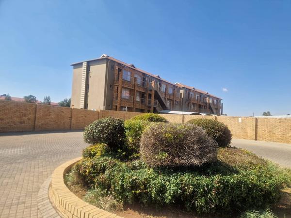 Apartment / Flat For Sale in Green Hills, Randfontein