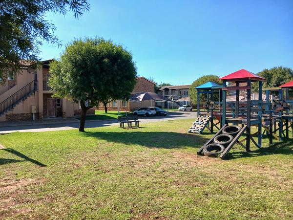 Apartment / Flat For Sale in Protea Glen, Soweto